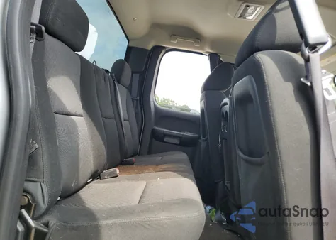 2013 Chevrolet Silverado C1500 Ls z USA, uszkodzony, nr VIN 1GCRCREA1DZ328405